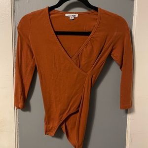 FASHION NOVA ORANGE BODYSUIT SIZE XS